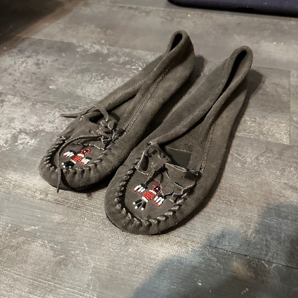 Minnetonka Moccasins EUC  